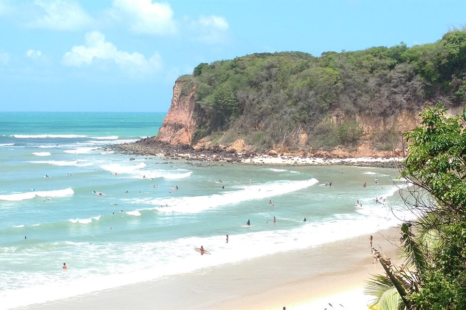 Falésias e mar da Praia da Pipa