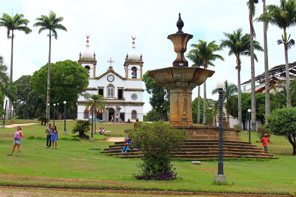 Praça Barão de Campo Belo e a Igreja Matriz