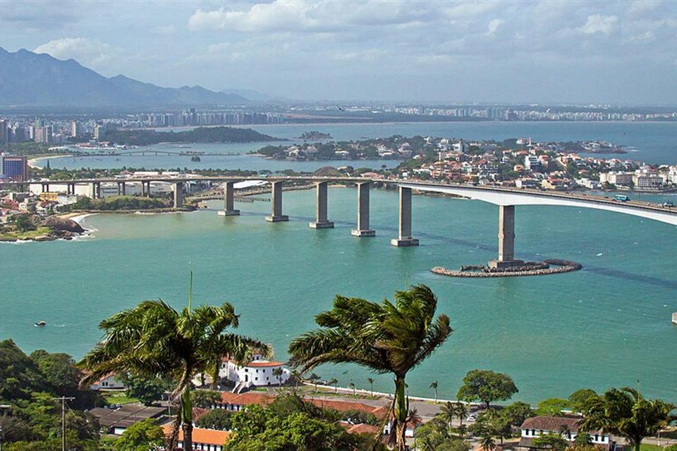 Terceira Ponte e a baía de Vitória